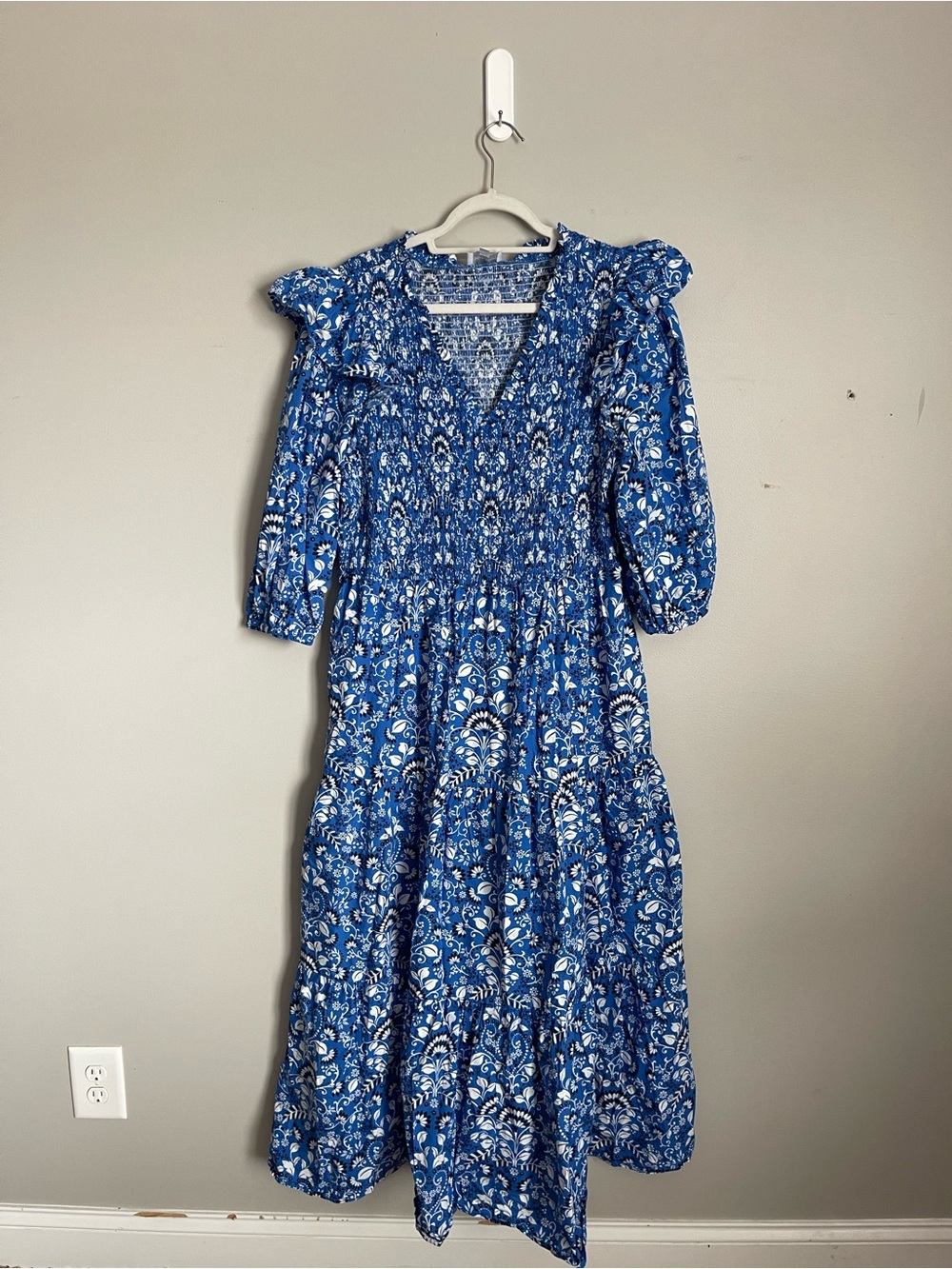 SUGARLIPS Blue Floral Smocked V-Neck Maxi Dress Sz 2X - Picture 2 of 9